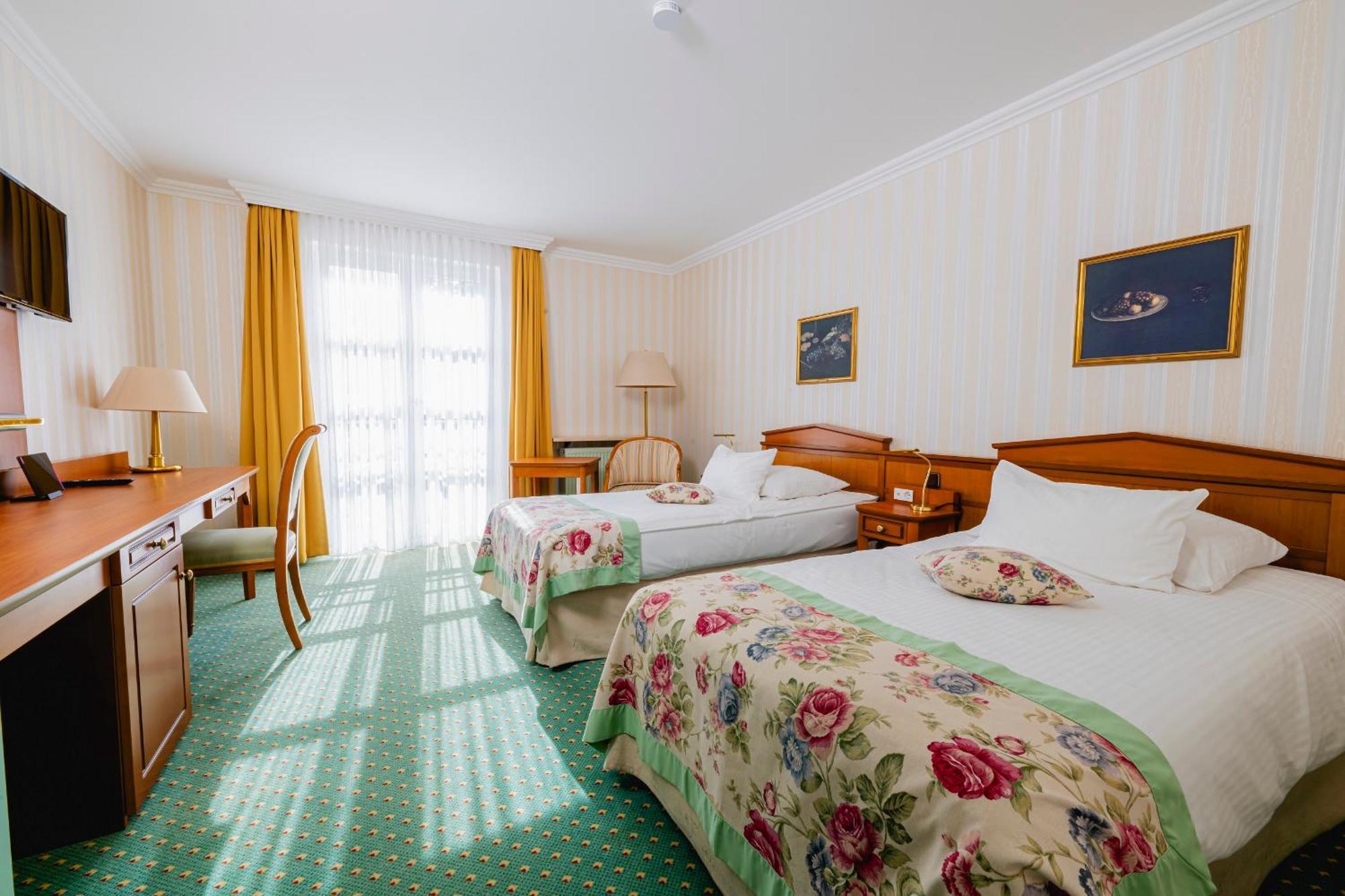 Hotel Am Schlosspark Гота Экстерьер фото